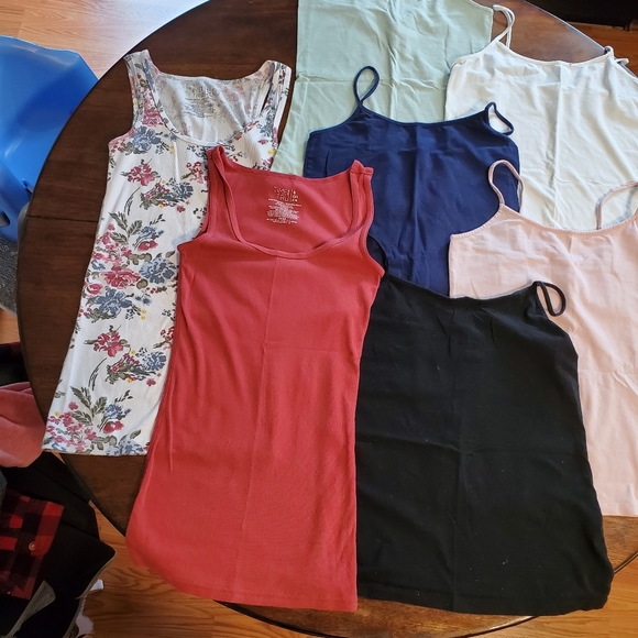 Tank tops - Picture 2 of 4